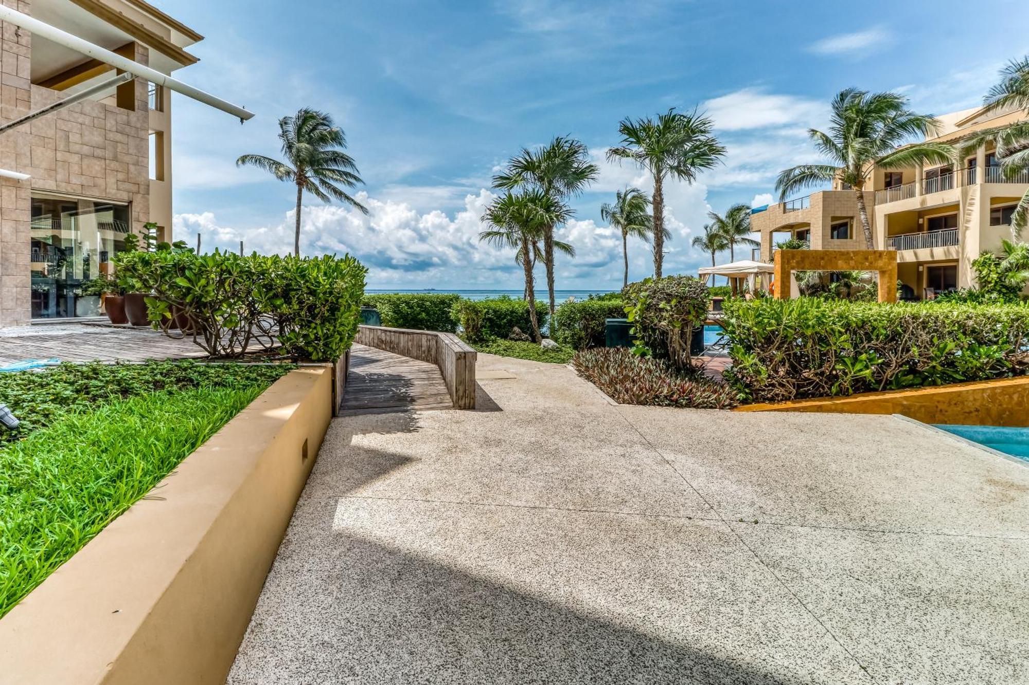 Residences El Faro, Surf 201 Playa del Carmen Exterior photo